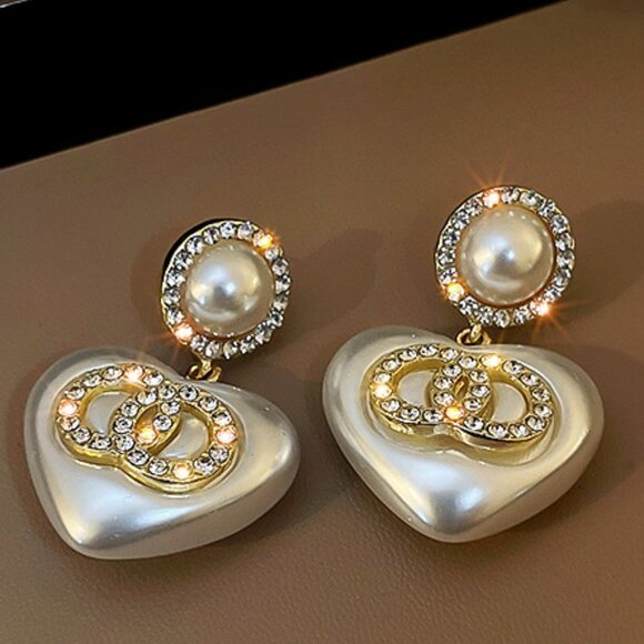 Pearl Heart Earrings - Picture 1 of 4